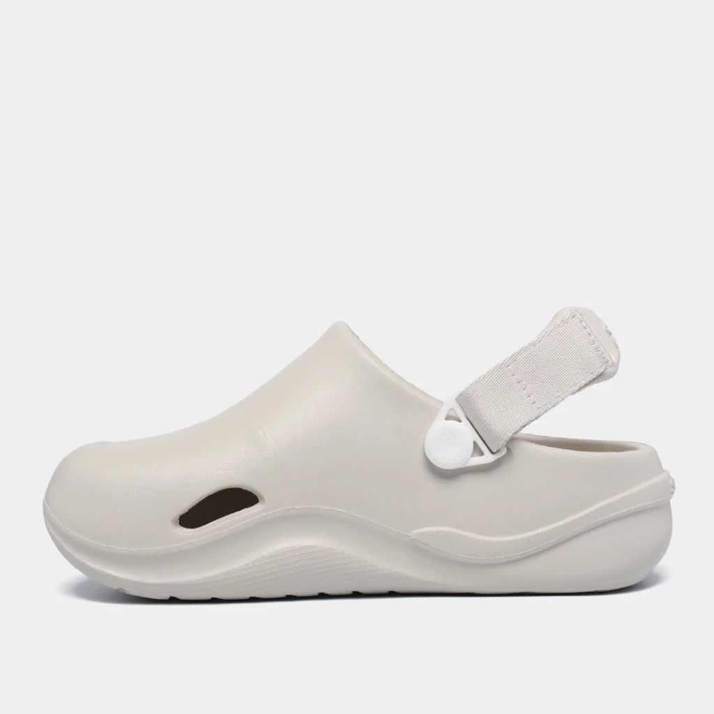 PASS dép sục unisex SHONDO CLOG SUKE nhựa đúc đi mưa tiện lợi đế cao 4cm (mới 99%)