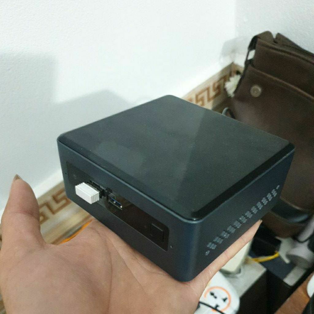 Mini PC NUC thế hệ 7 NUC7CJY 8Gb Ram 120G SSD Cũ