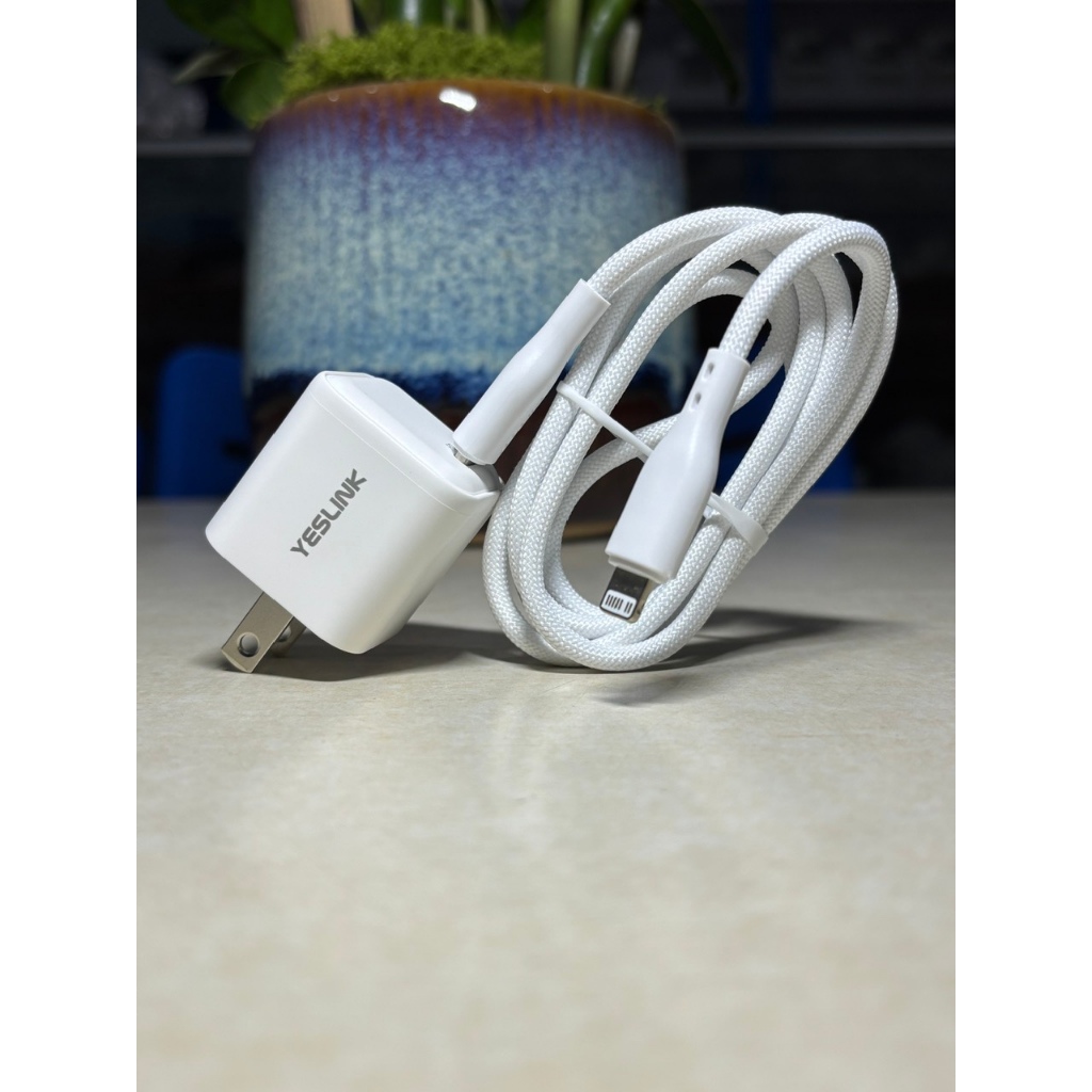 Bộ sạc nhanh YESLINK 20W kèm dây dù – Sạc nhanh cho iPhone XS, 11, 12, 13, 14 Pro Max