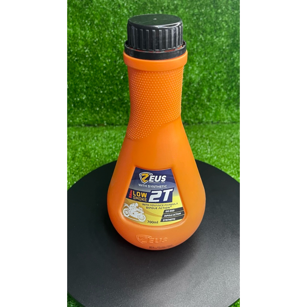 Nhớt 2 thì Zeus 2T 700ML, nhớt thơm. Nhập khẩu Indonesia