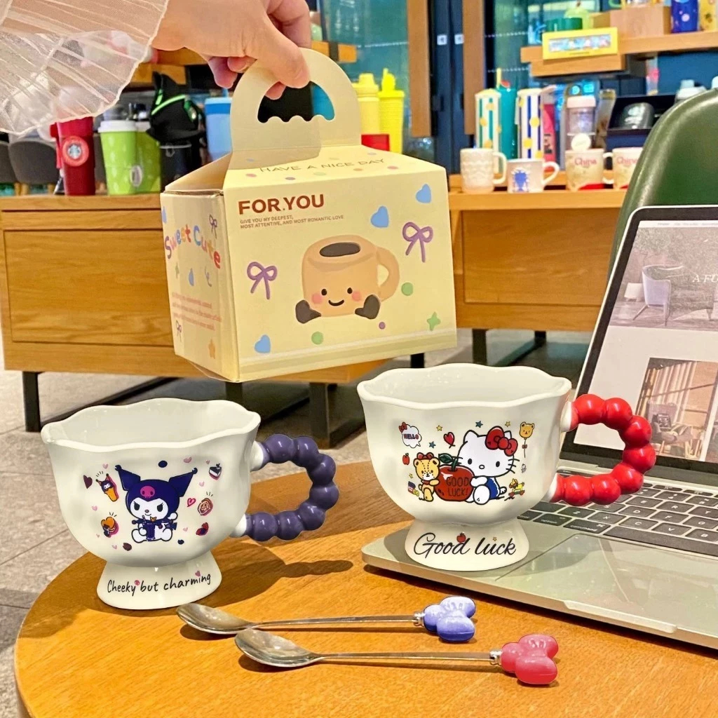 [Kèm Hộp & Thìa] Ly Sứ Hoạt Hình Kuromi & Hello Kitty – Cốc Gốm Sứ Cao Cấp Có Nắp, Quà Tặng Sinh Nhậ