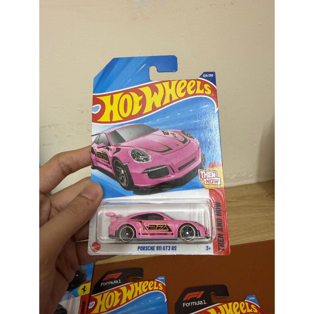 Xe mô hình Hot Wheels Porsche 911 GT3 RS Pink
