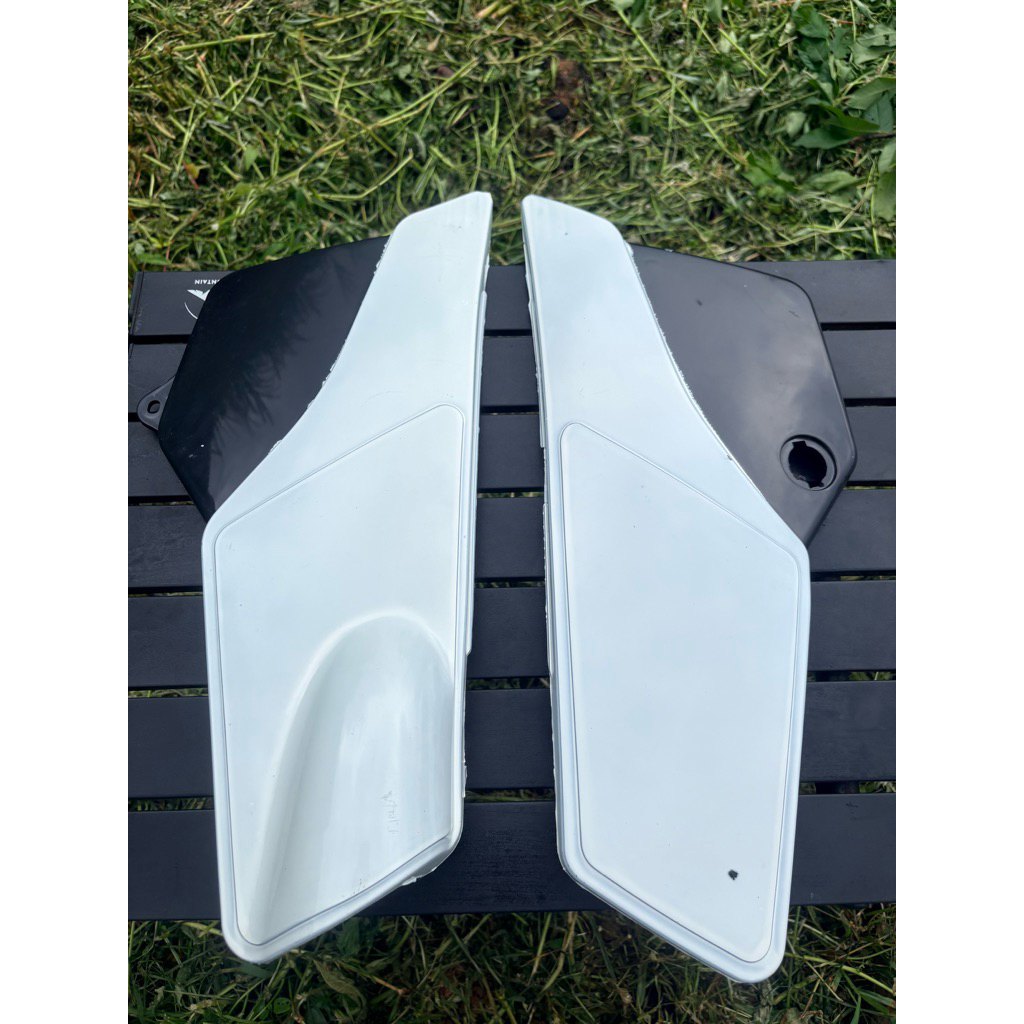 Ốp Sườn DT125,DT175,DT200, cào cào vitage enduro