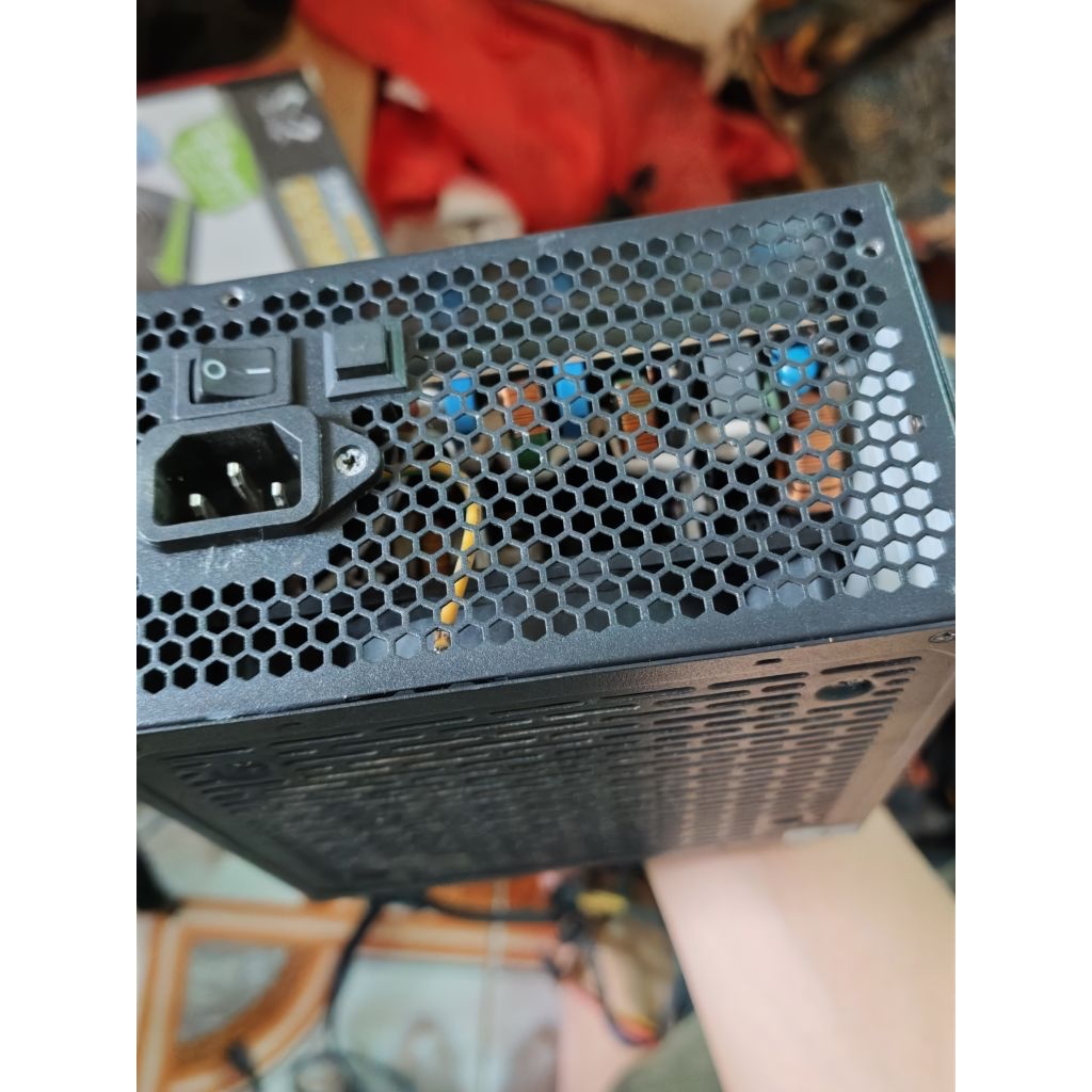 Nguồn AeroCool Lux RGB 550W - Bộ nguồn máy tính với công suất 550W, hỗ trợ RGB, thiết kế hiện đại và