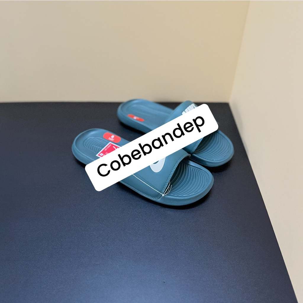 [CHÍNH HÃNG] Dép Quai Ngang Thể Thao Victori One Slide Mineral Slate’ CN9675 304