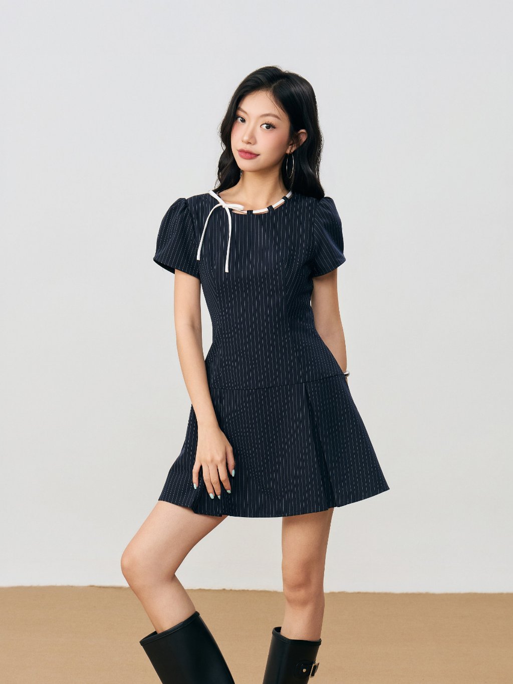 Đầm midi nữ xếp ly sọc cotton cổ tròn tay ngắn THE C.I.U – Serence Dress | BigBuy360 - bigbuy360.vn