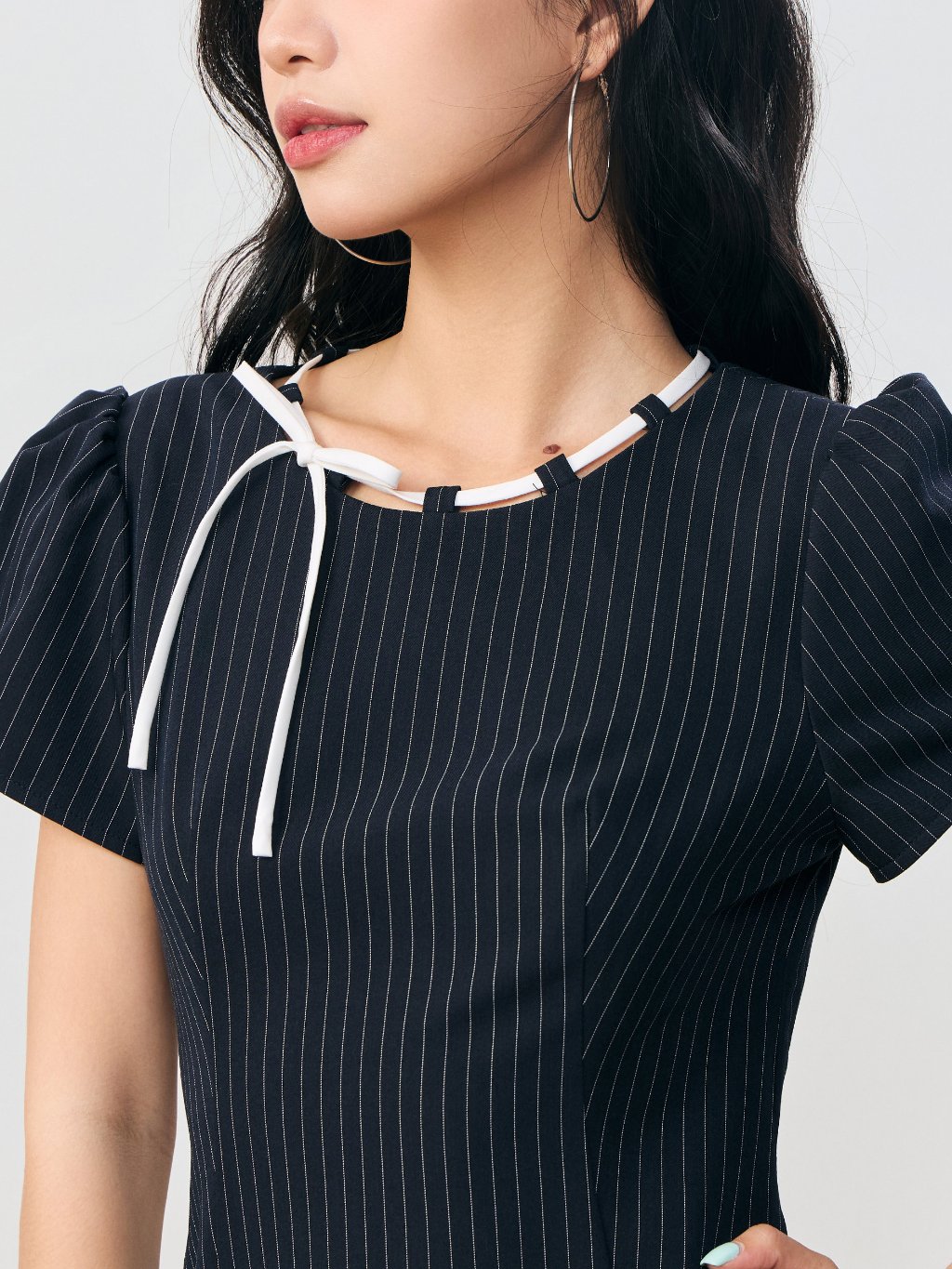Đầm midi nữ xếp ly sọc cotton cổ tròn tay ngắn THE C.I.U – Serence Dress | BigBuy360 - bigbuy360.vn