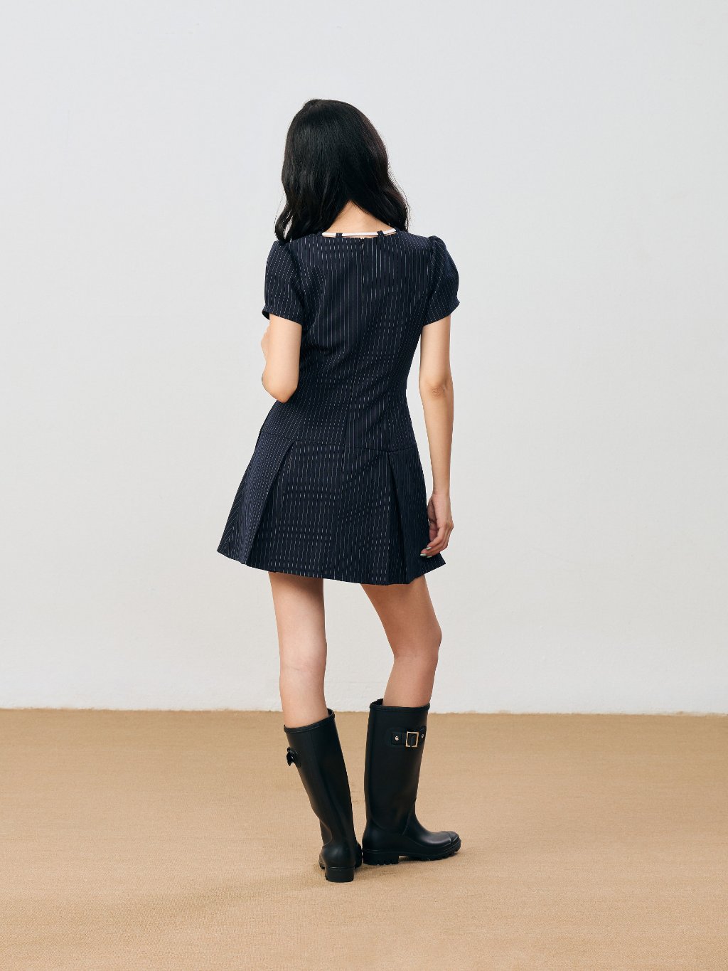 Đầm midi nữ xếp ly sọc cotton cổ tròn tay ngắn THE C.I.U – Serence Dress | BigBuy360 - bigbuy360.vn