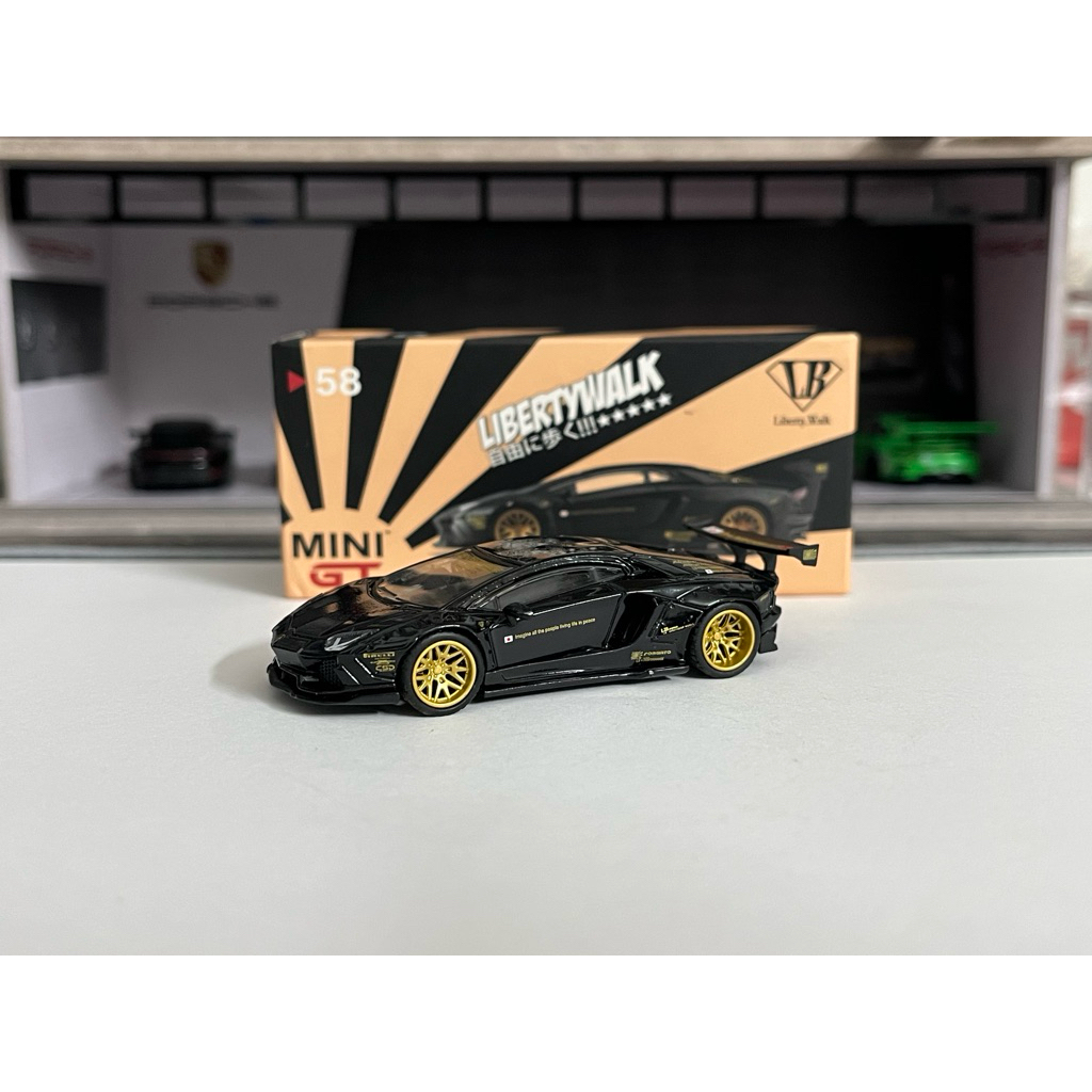 Xe mô hình Mini GT 58 Lamborghini Aventador Black LBWK LOOSE