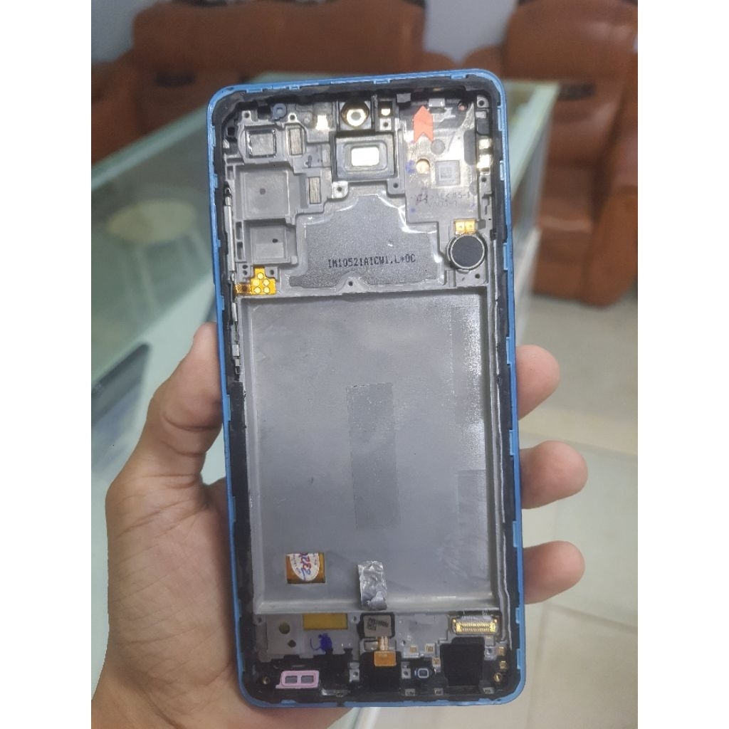 Màn hình sam sung A72 AMOLED zin hãng cũ bóc máy liền khung hiển thị đẹp,sử dụng mượt