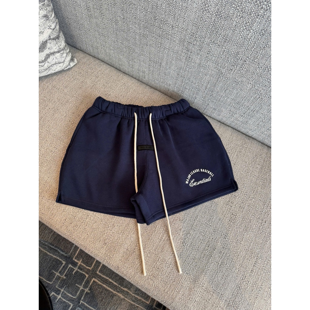 (BEST)Quần Short FOG ESSENTIALS SS25,(Fom cận aut), dáng trên gối--Quần Short FOG Xanh Than Vòm Trắn
