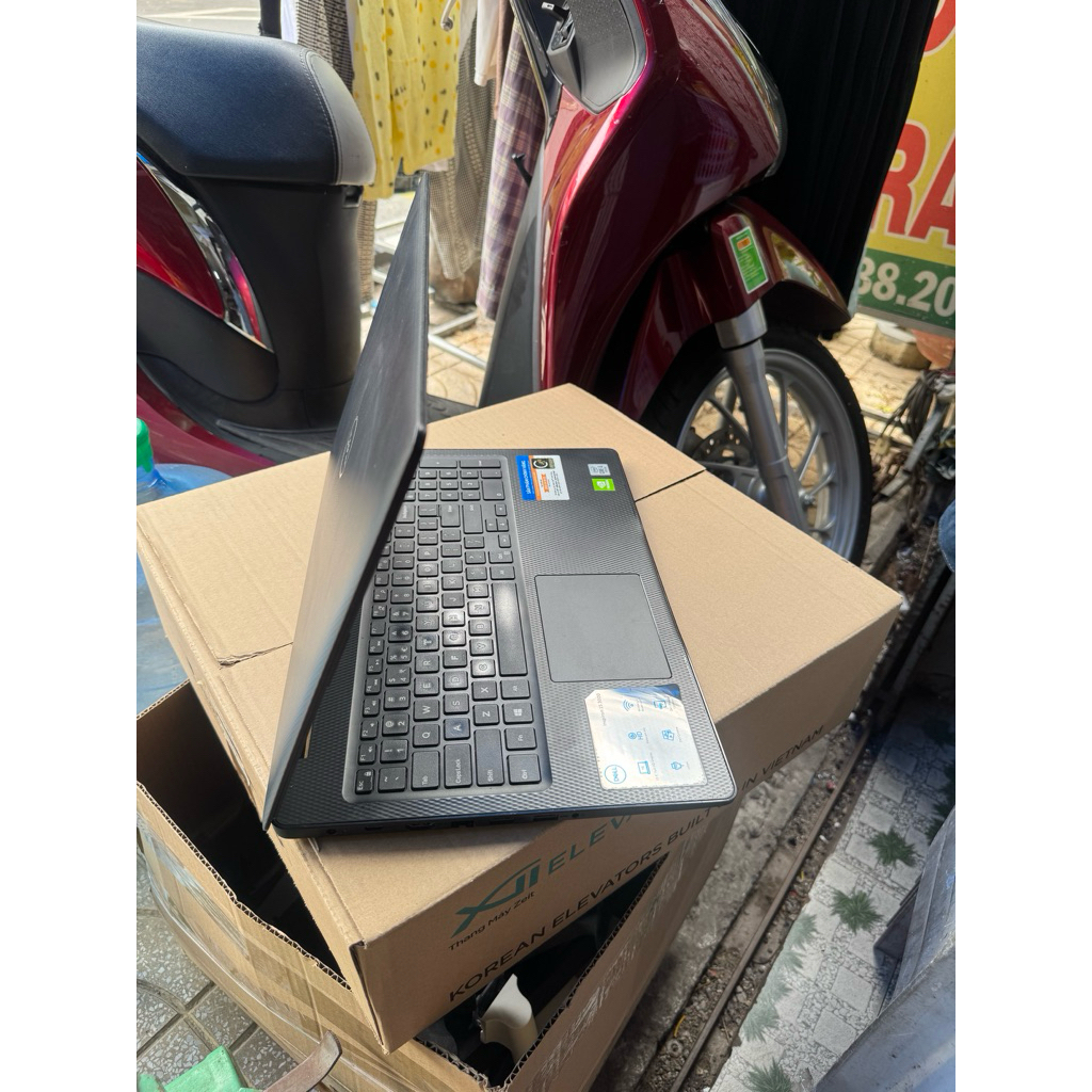 BÁN GẤP Dell Inspiron 3593 - i5 Gen 10 Có Card rời 2gb làm đồ hoạ + game