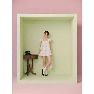 Chân váy OLV White Lace Tiered Flared Mini Skirt phù hợp đi chơi đi làm
