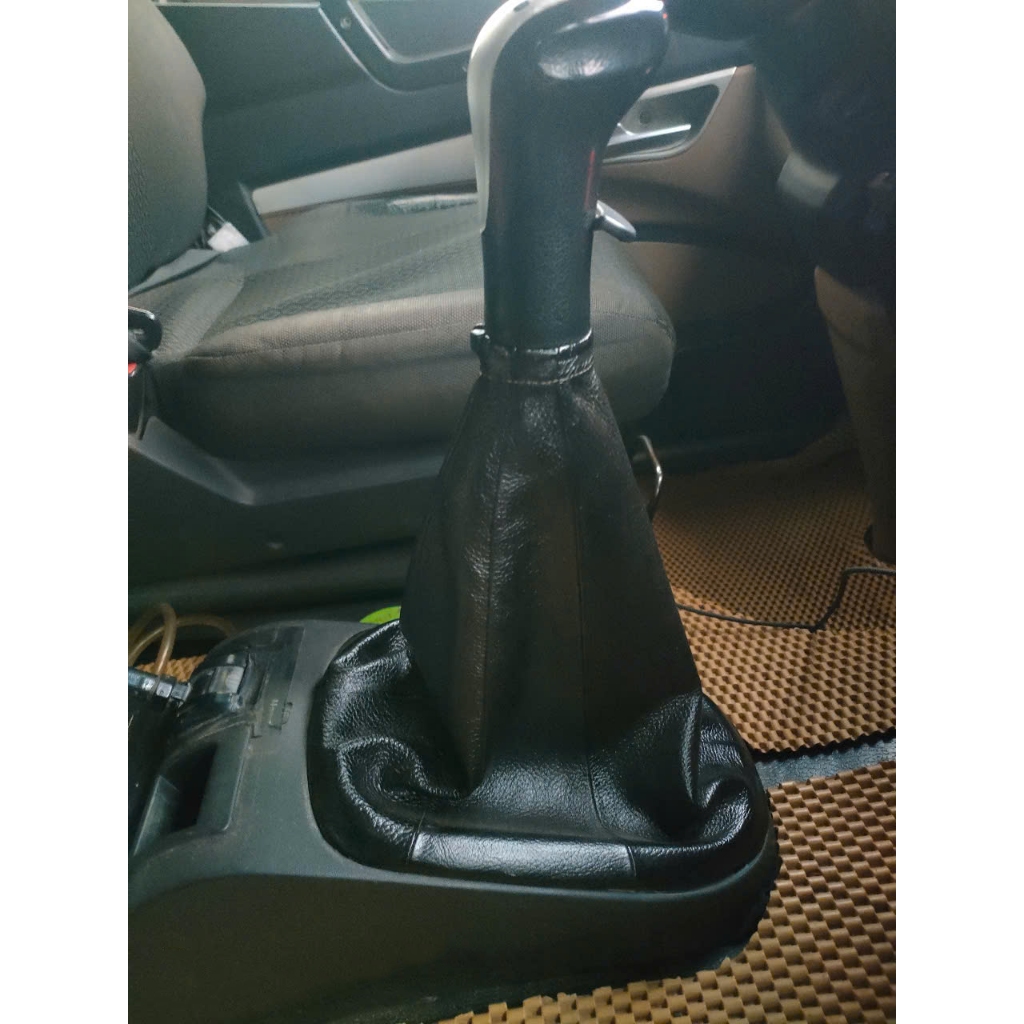 Chụp bụi cần số xe Howo 4 chân da xịn không bong nổ da ( Giá ưu đãi)