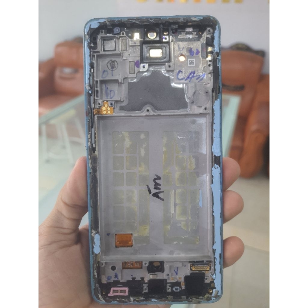Màn hình sam sung A72 AMOLED zin hãng cũ bóc máy liền khung bị ám,vẫn sử dụng tốt