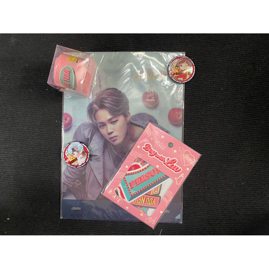 Bts set 5 món offical goods gồm 1 file holder a4 Jimin + 2 huy hiệu Suga Jhope  + sticker boy with l