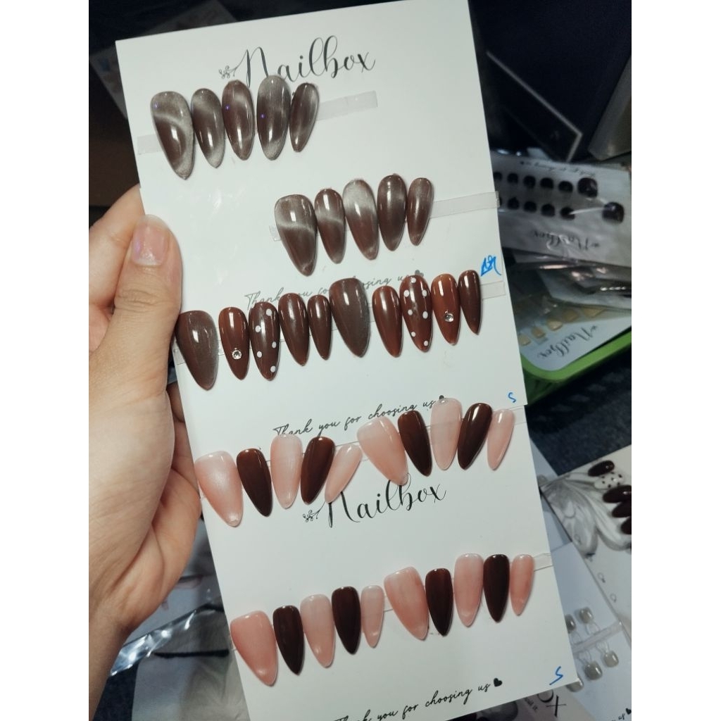 Nail box trơn phối mắt mèo chấm bi size S M