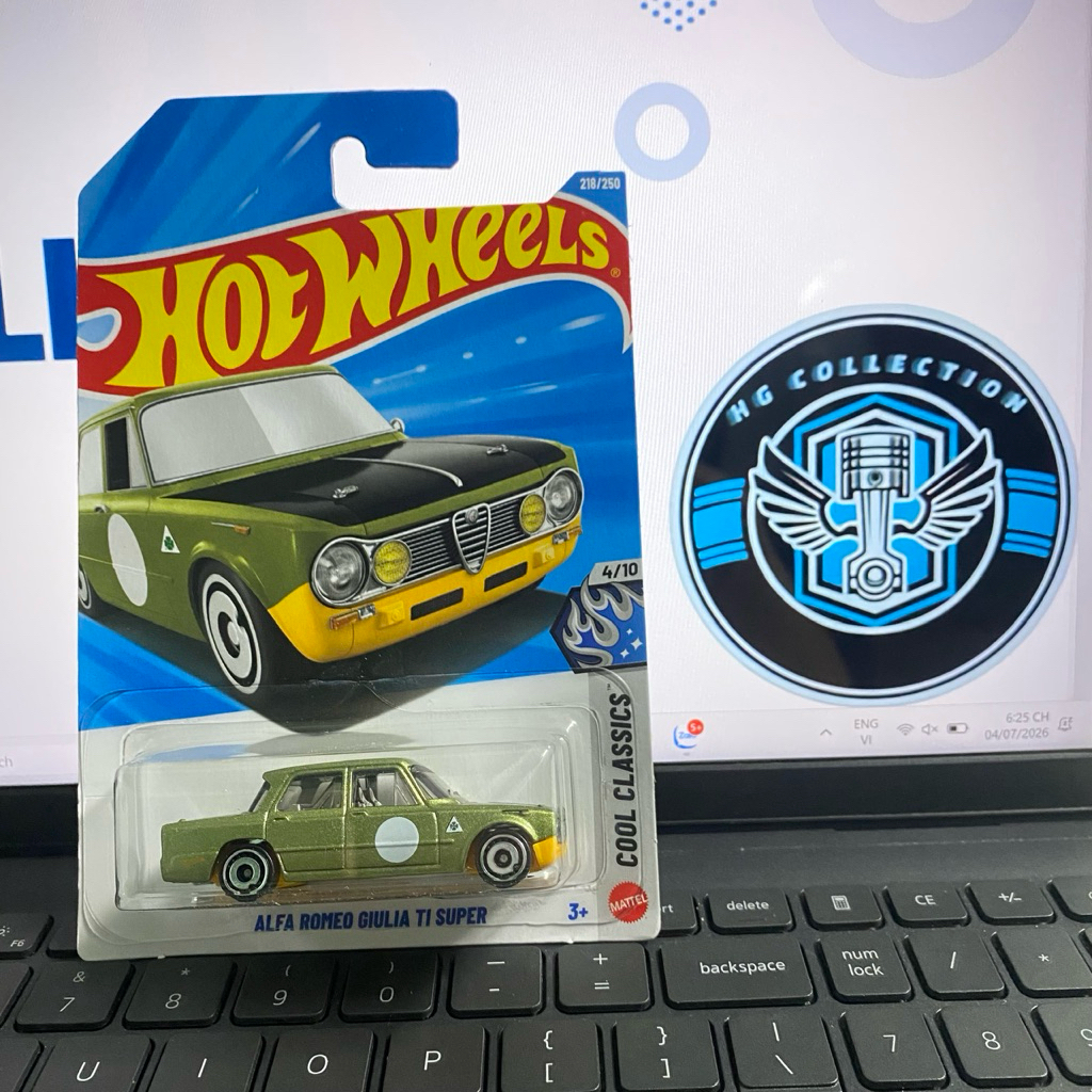 Xe đồ chơi Mô Hình Hot Wheels basic Alfa Romeo Giulia TI Super 2026 Case L 1:64 Mattel
