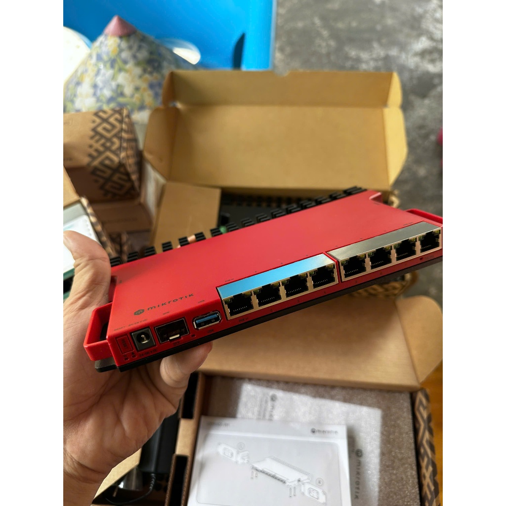Thiết bị cân bằng tại MikroTik L009UiGS-RM