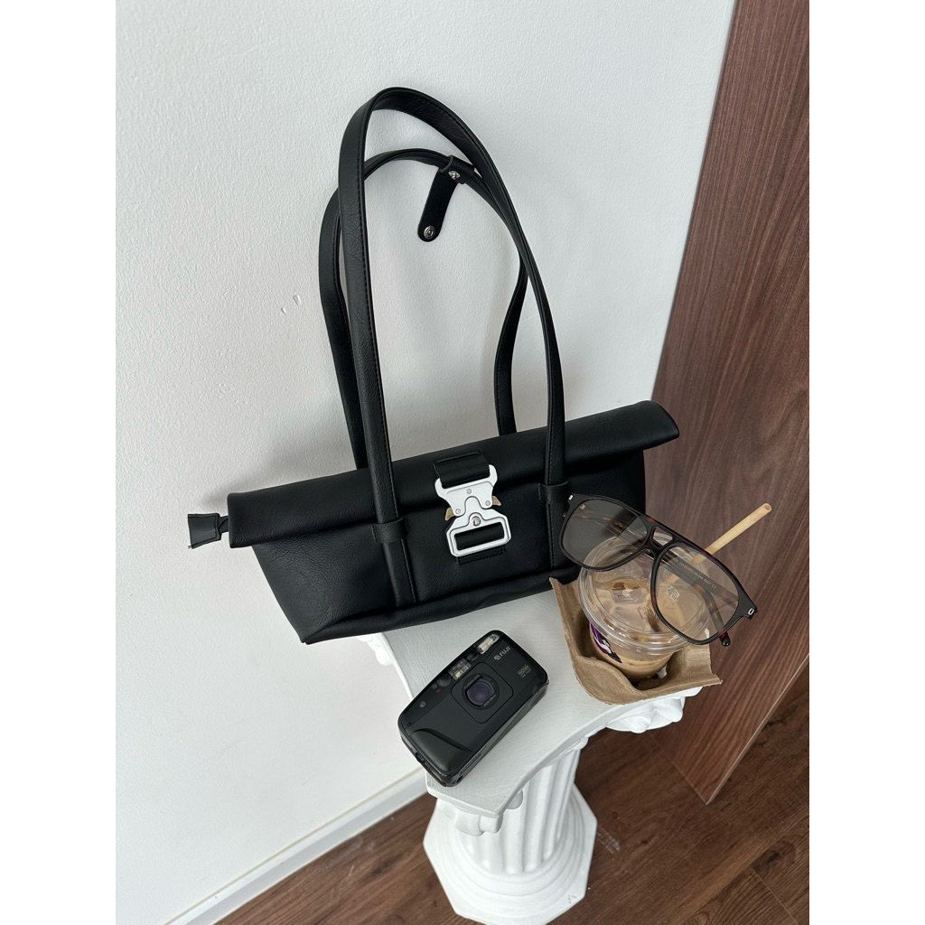 2in1 MATTE BLACK BAG - FLEURIE STU - TÚI ĐEO VINTAGE MÀU ĐEN NHÁM  – túi gập 2 kiểu, Y2K thời trang