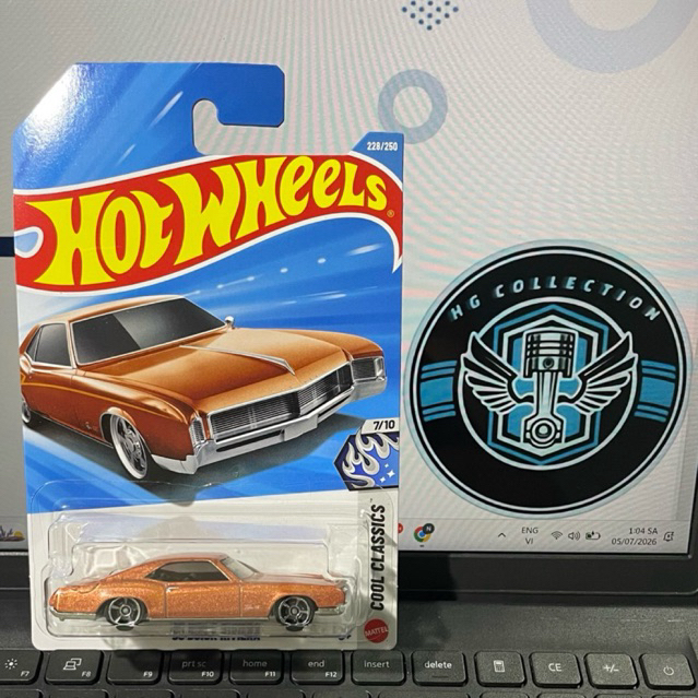 xe đồ chơi mô hình Hotwheels basic 2026 case M: 66 Buick Riviera