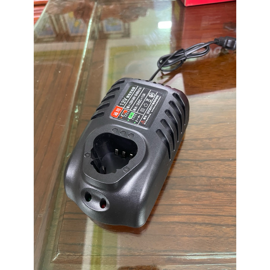 Sạc dùng cho pin DONGCHENG , DCA 12V