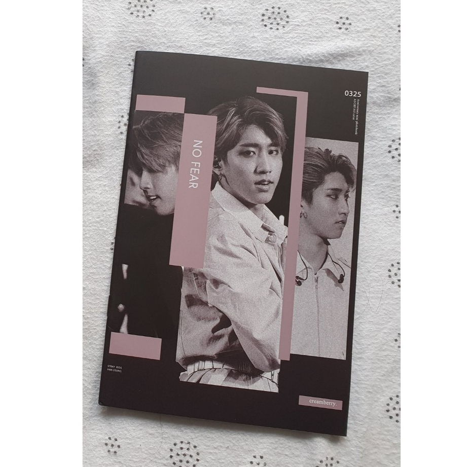 MINI PHOTOBOOK "NO FEAR" - HAN (CREAM BERRY)