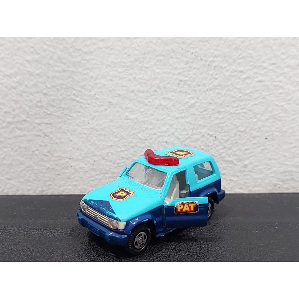 Xe mô hình Tomica Otomodachi Mitsubishi Pajero  - Made in China