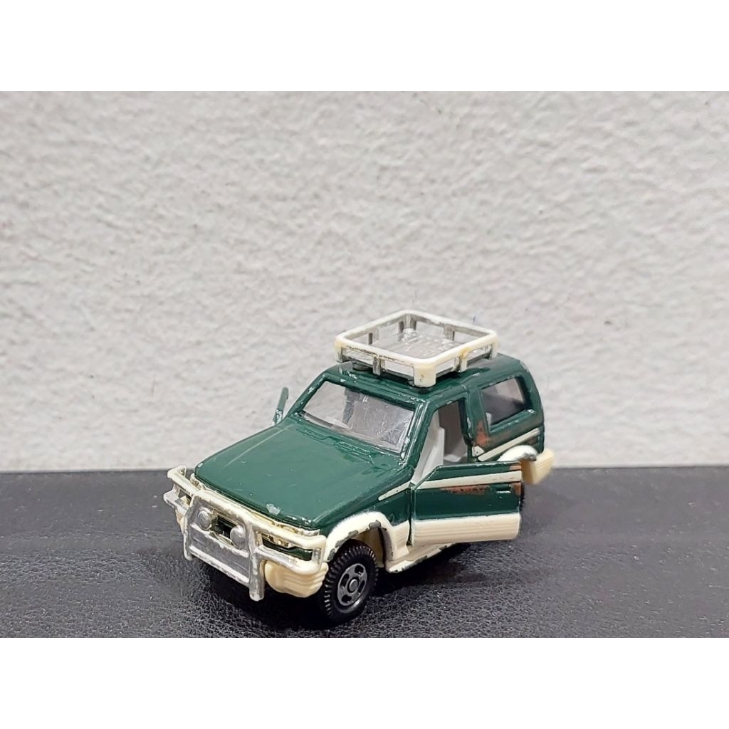 Xe mô hình Tomica RV Set Mitsubishi Pajero  - Made in China