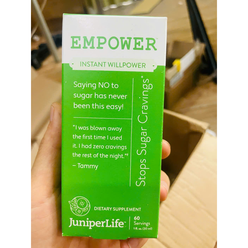 Xịt Tinh dầu bạc hà THƠM MÁT,30ml,EMPOWER