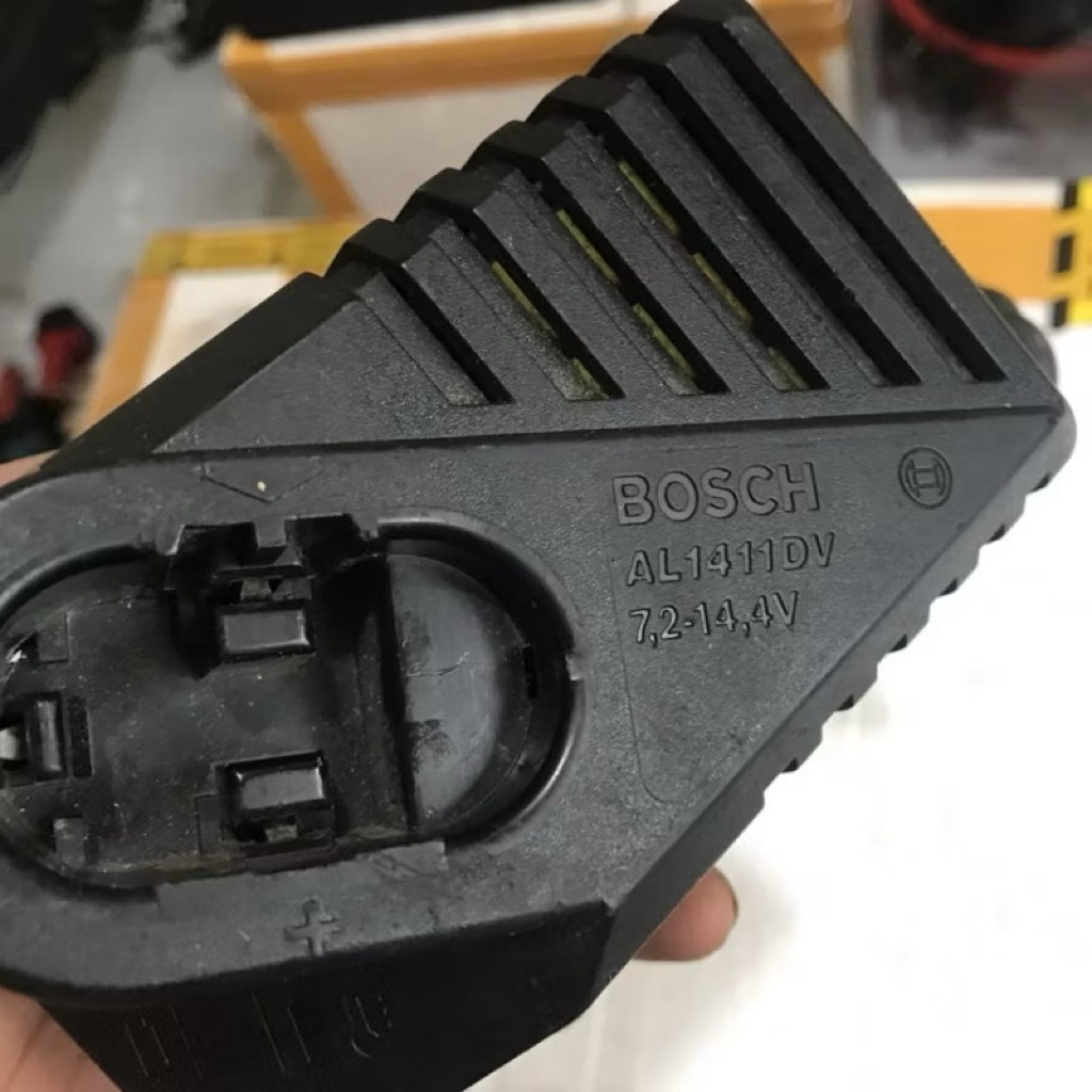 Máy khoan, máy vặn vít & phụ kiện: Sạc pin máy khoan Nhật bãi Hitachi 7,2-18v 100V |Shop japan ATM|