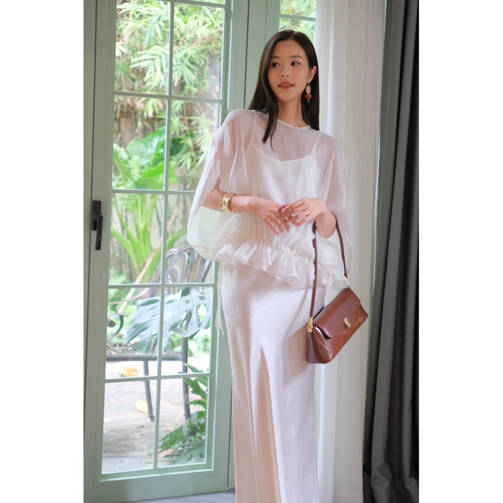 set áo tơ cánh dơi và váy lụa 2 dây Fidelia set