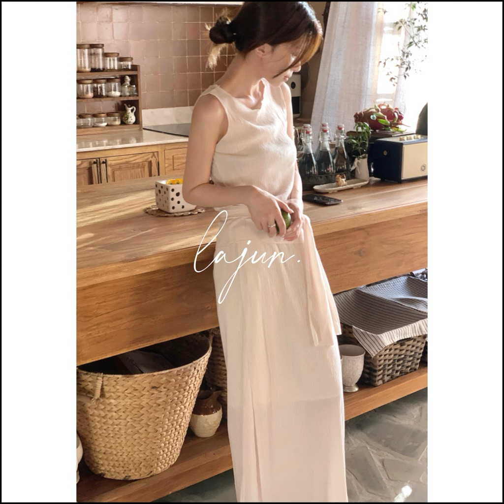 [LAJUN KOREA] Set Amor Pleated 3 Món Áo Không Tay Kèm Dây Thắt & Chân Váy Dài Co Giãn Thanh Lịch
