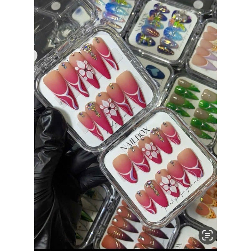 lucky nail . nail omber hồng hoa trắng