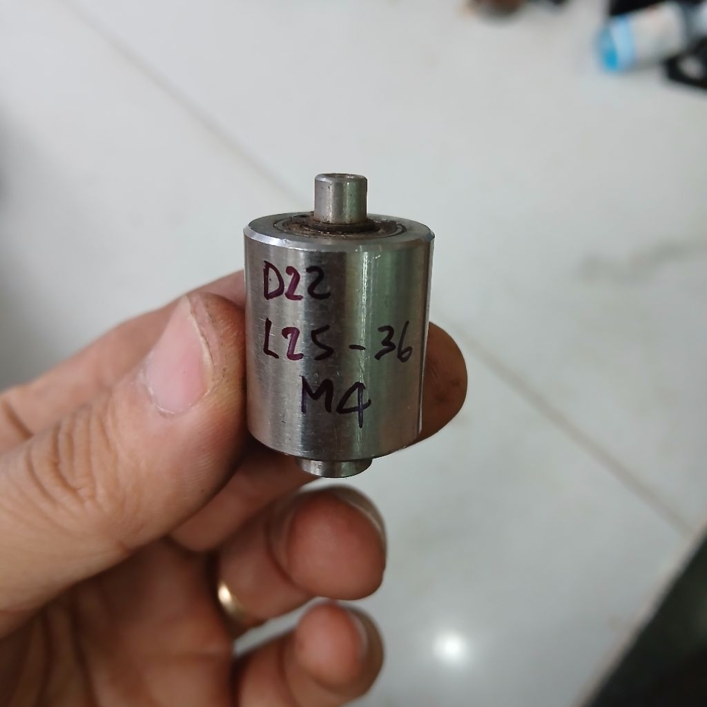 con lăn inox 2 vòng bi ốc m4 tháo máy dây đai nhám băng bi tì gọt cell pin