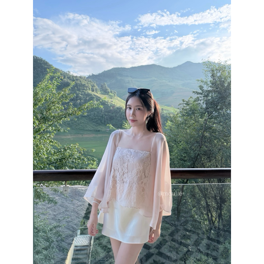 MOULIÉ | 𝐕𝐚̂𝐧 𝐇𝐚̣ Set đồ tơ phối ren chân váy lụa ngắn