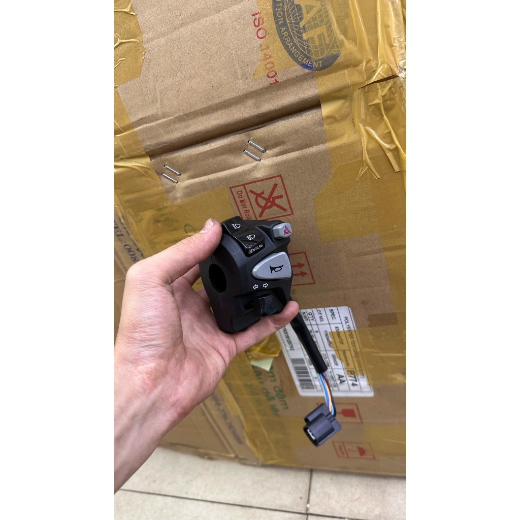 Cùm công tắc Trái CB650 CB1100 full chức năng Vario Raider Sirius Wave nhỏ Exciter 2019