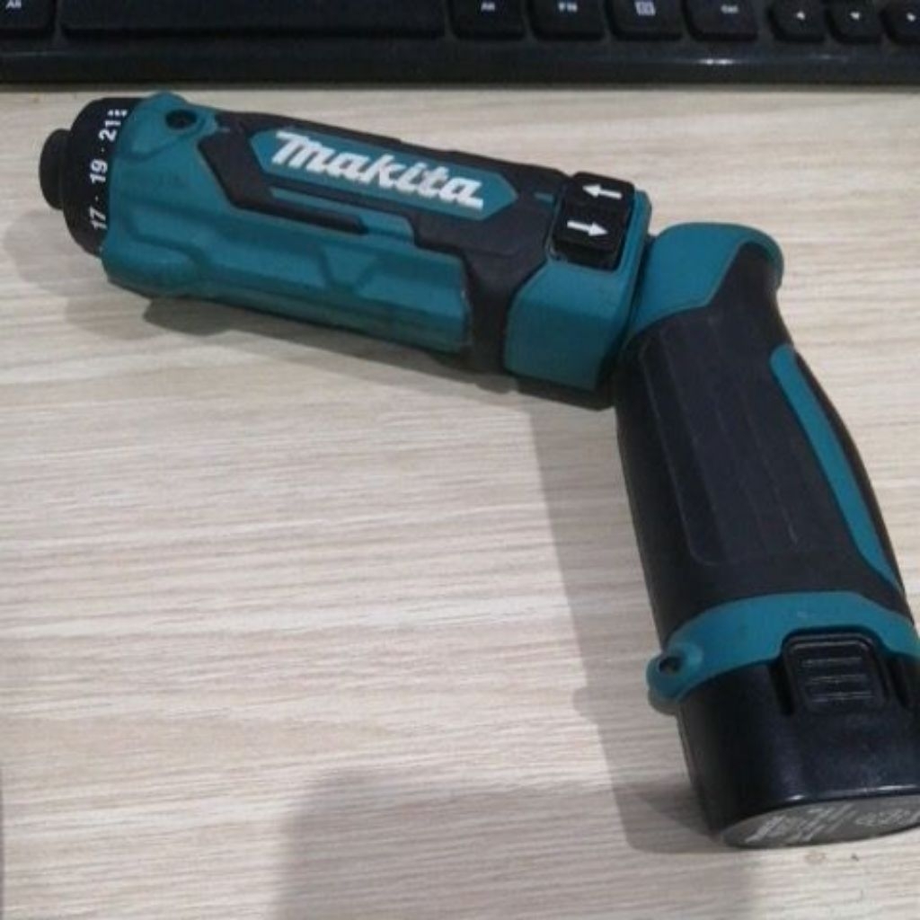 Vít gập Makita DF012D