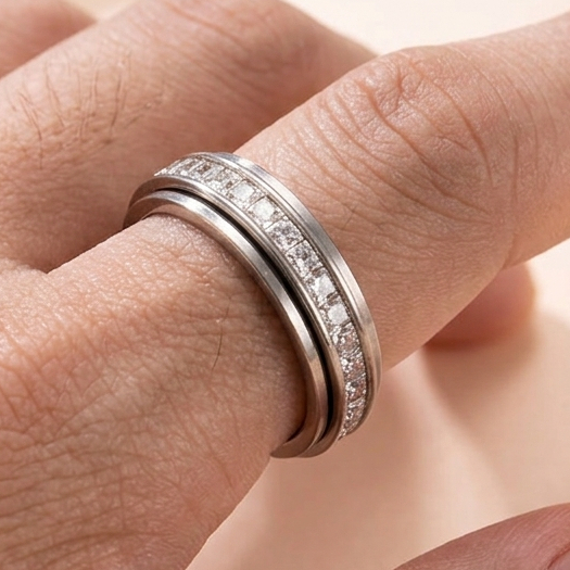 Nhẫn Xoay đính đá SIÊU BỀN THÉP KHÔNG GỈ  MAMA KING Snowfall Spinner Ring