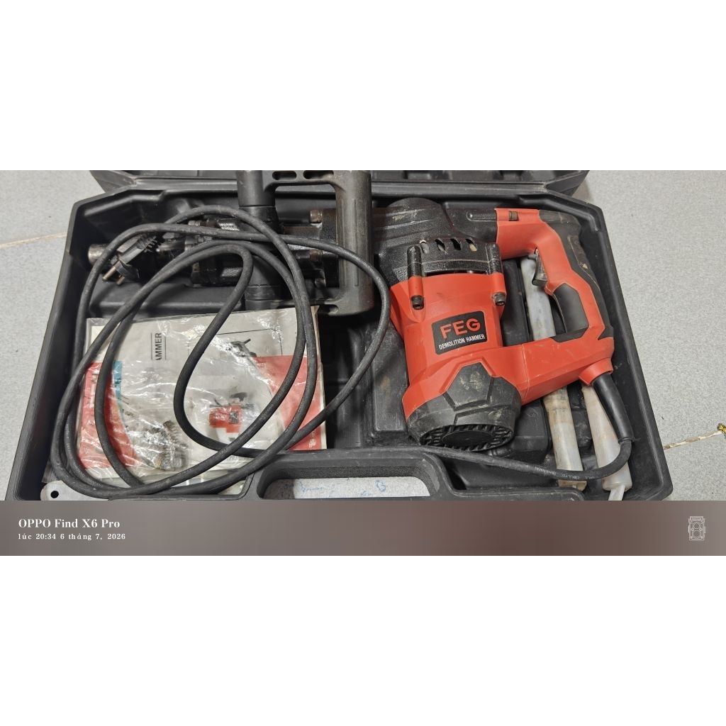 máy đục bê tông thương hiệu FEG, model EG-581 1300w 17mm sử dụng lướt