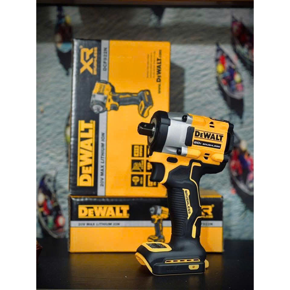 Máy siết bulong pin 20v Dewalt DCF922 lực mở cực đại 610Nm