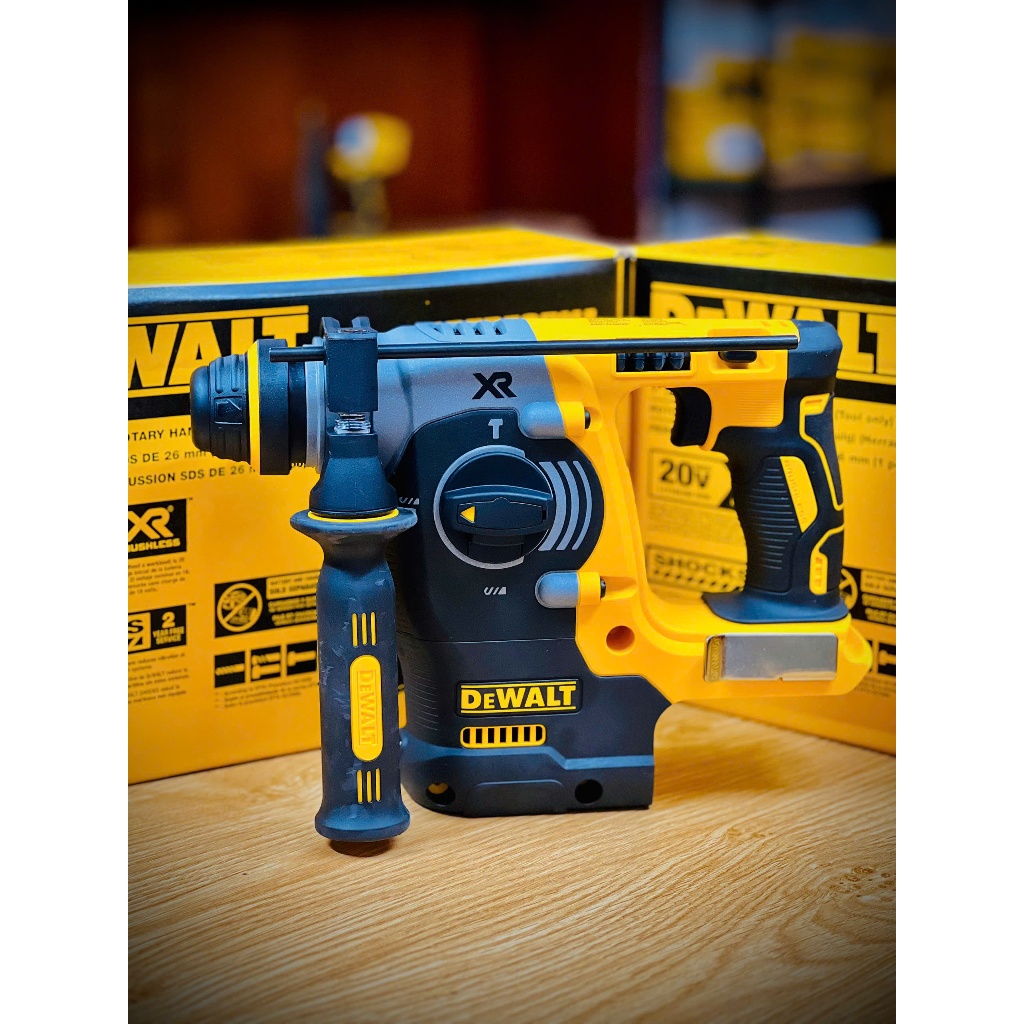 Máy khoan bê tông dùng pin 20V DeWalt DCH273B ngắn gọn
