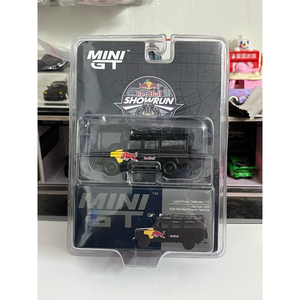 Xe mô hình Mini GT 798 Land Rover Defender 110 Redbull NEWCARD