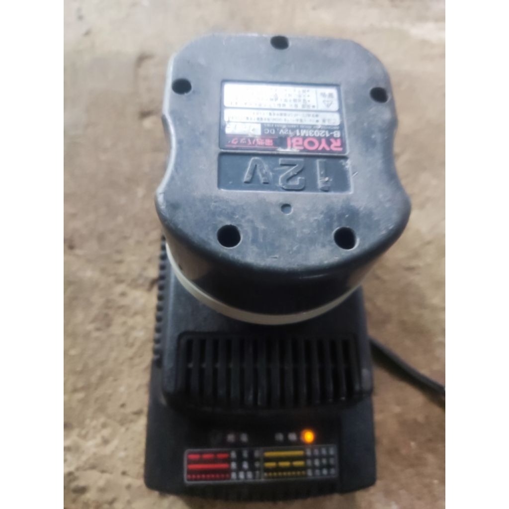 thanh lý, Sạc PIN Ryobi,sạc pin ryobi  12v,sạc hoạt động OK