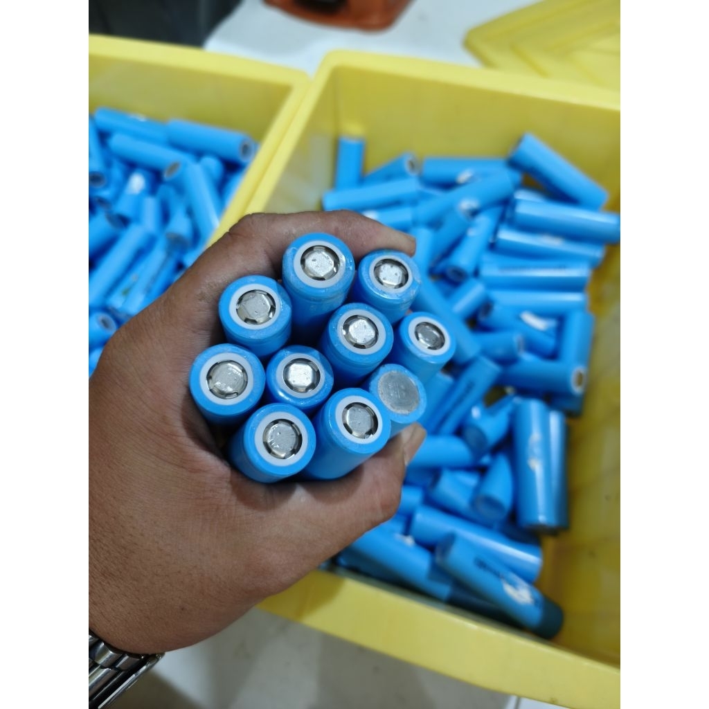 pin 18650 eve26v tháo khối