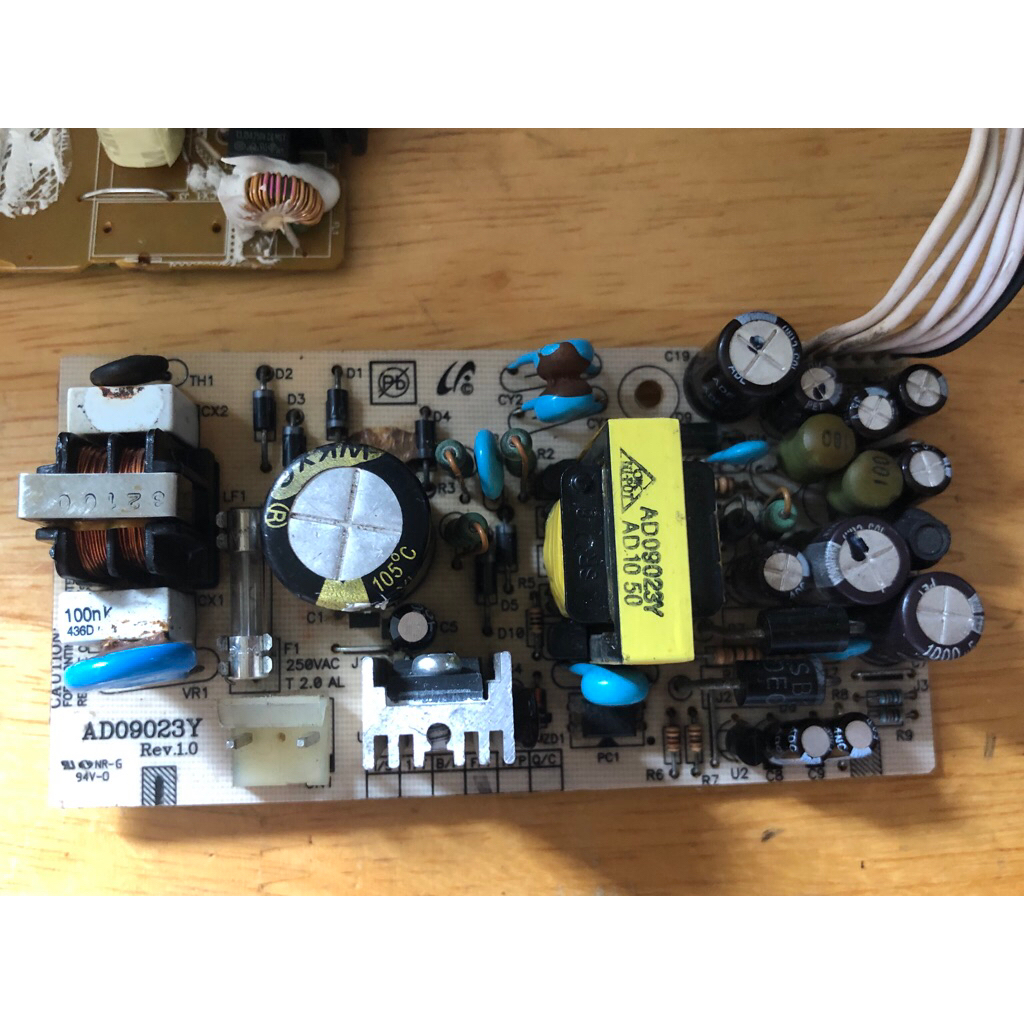 Nguồn đầu DVD ra 5V 12V dùng IC 5M0380R