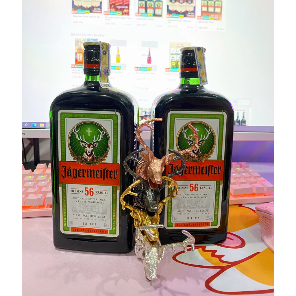 Bộ Jager gồm ( 1 chai Jager+ 1 vòi rót hình đầu hươu )