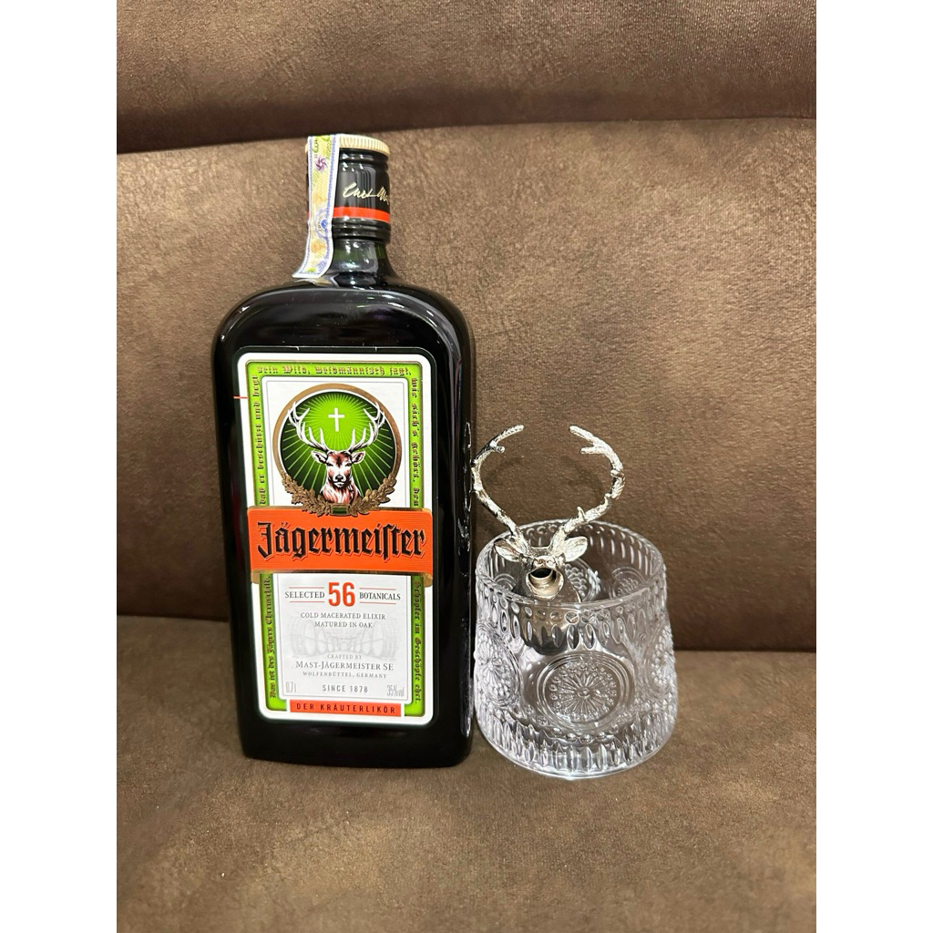 Bộ Jager gồm( 1 chai Jager+ 1 vòi rót + 1 ly đế xoay )