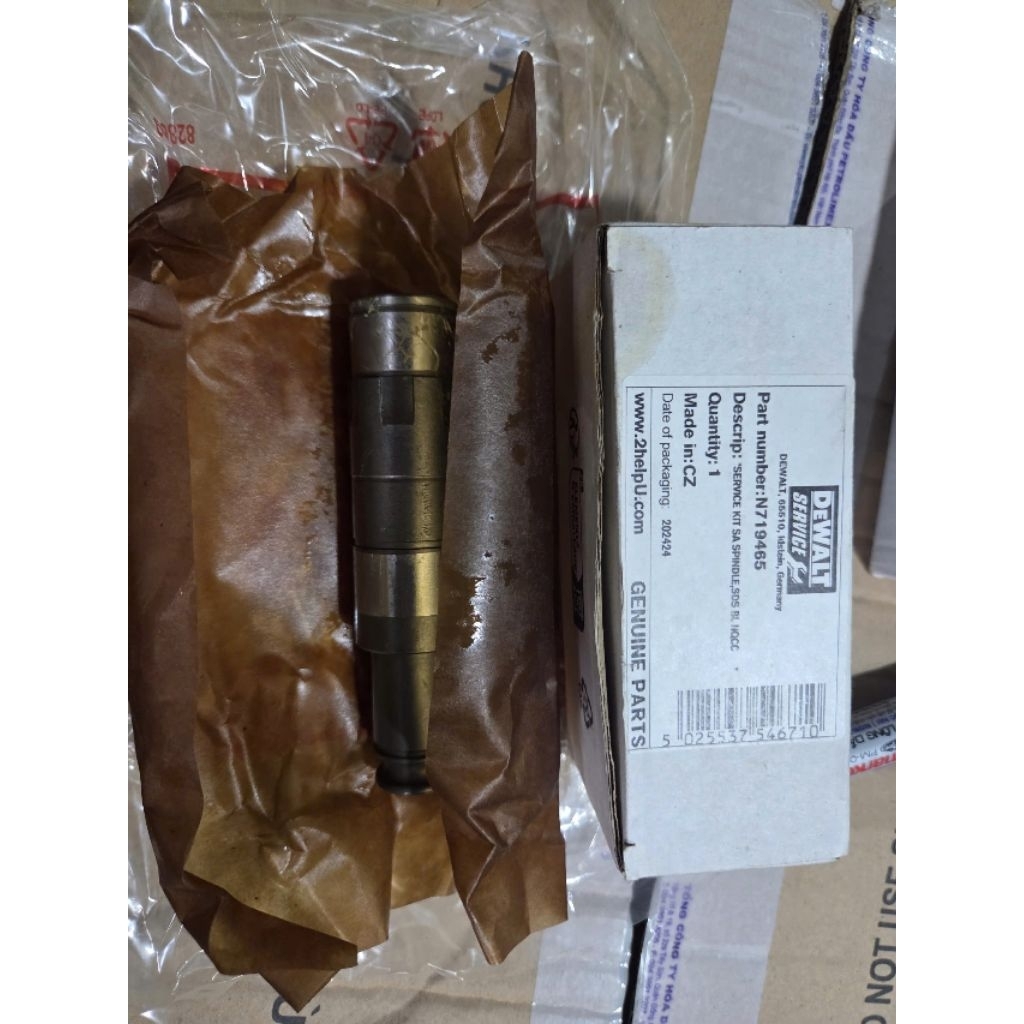 Ống nòng máy khoan bê tông Dewalt DCH273 mã N719465 Hàng chính hãng