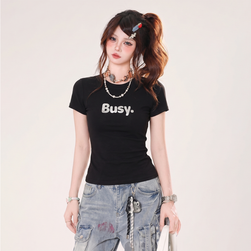 Áo Thun Baby Tee Nữ Dáng Ôm DaaLaa Store In Chữ Busy Bạc Lấp Lánh A52086